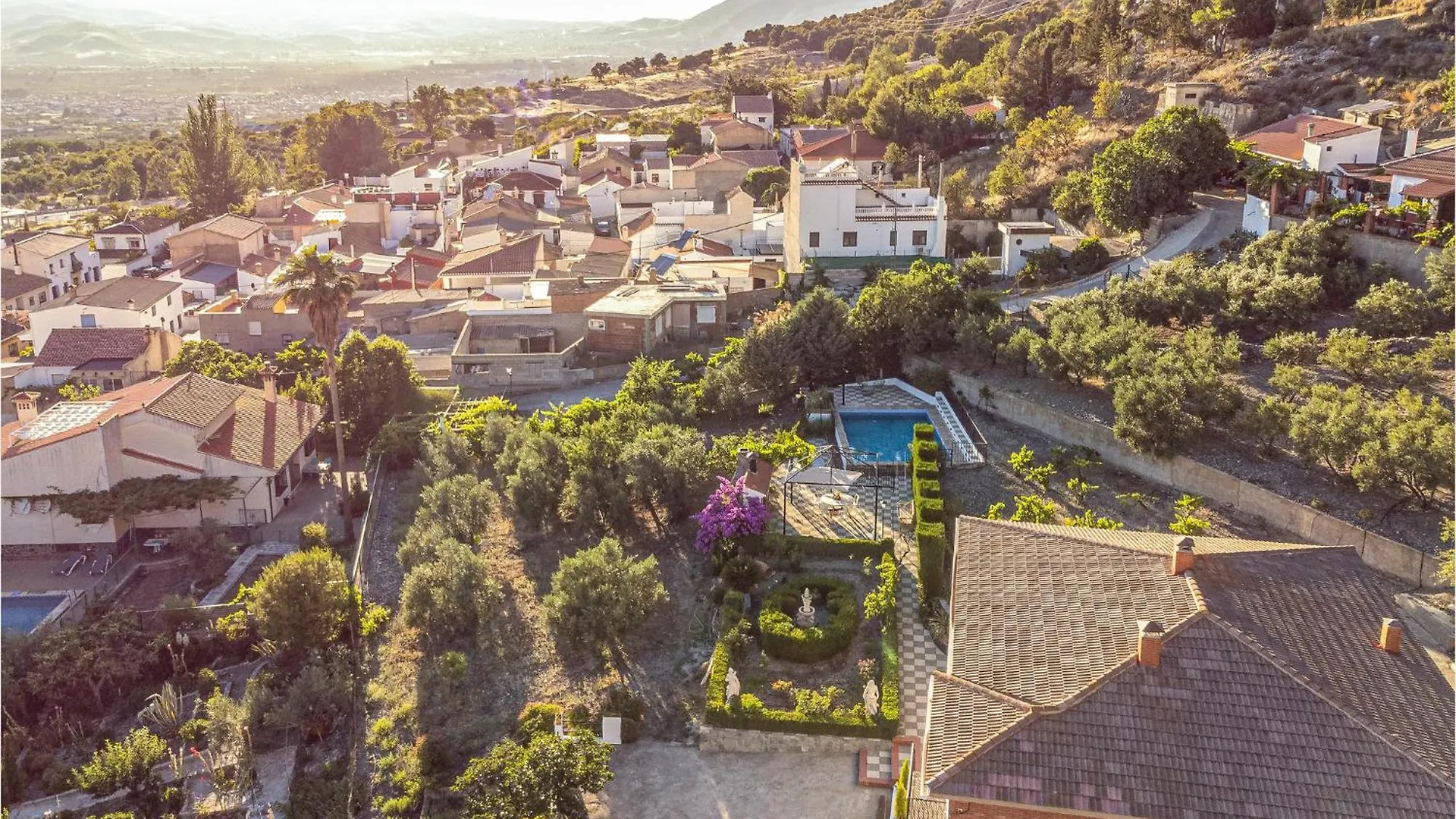 Gorgeous Home In Nigueelas With Wifi 0*, Niguelas
