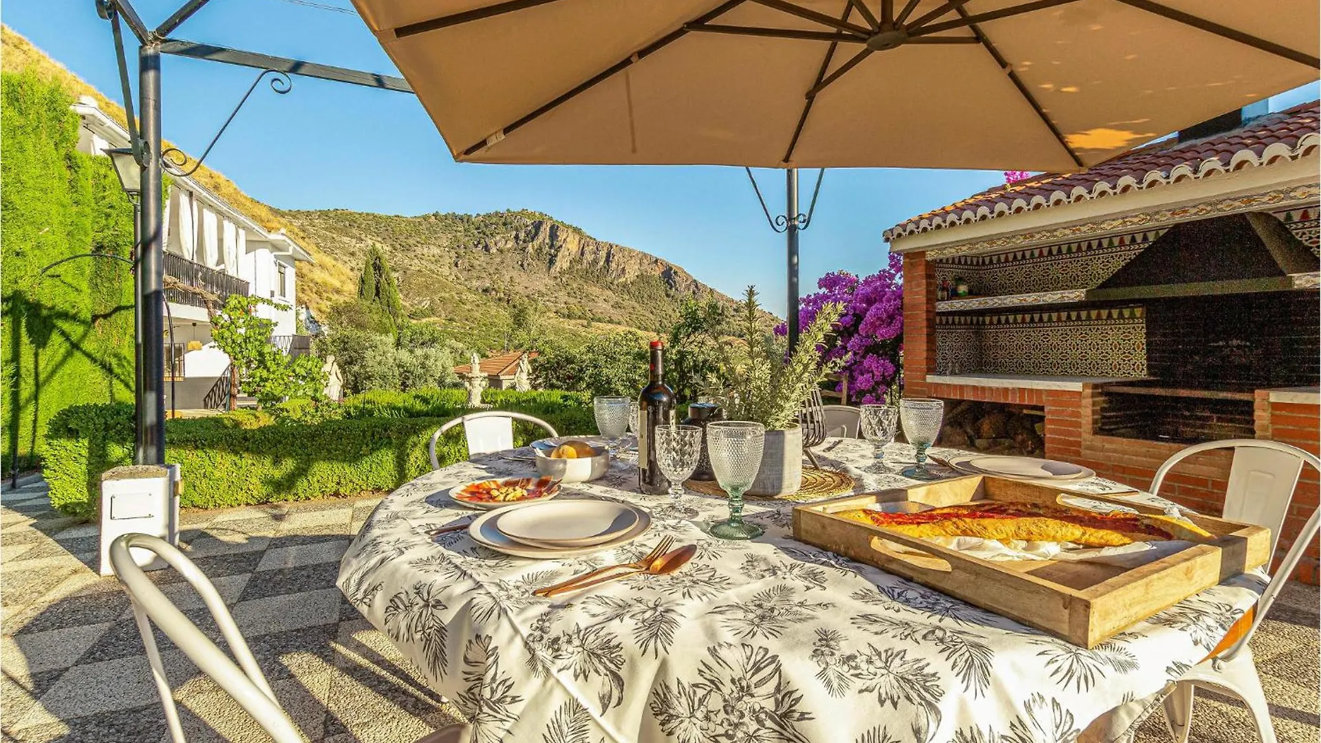 Gorgeous Home In Nigueelas With Wifi 0*, Niguelas