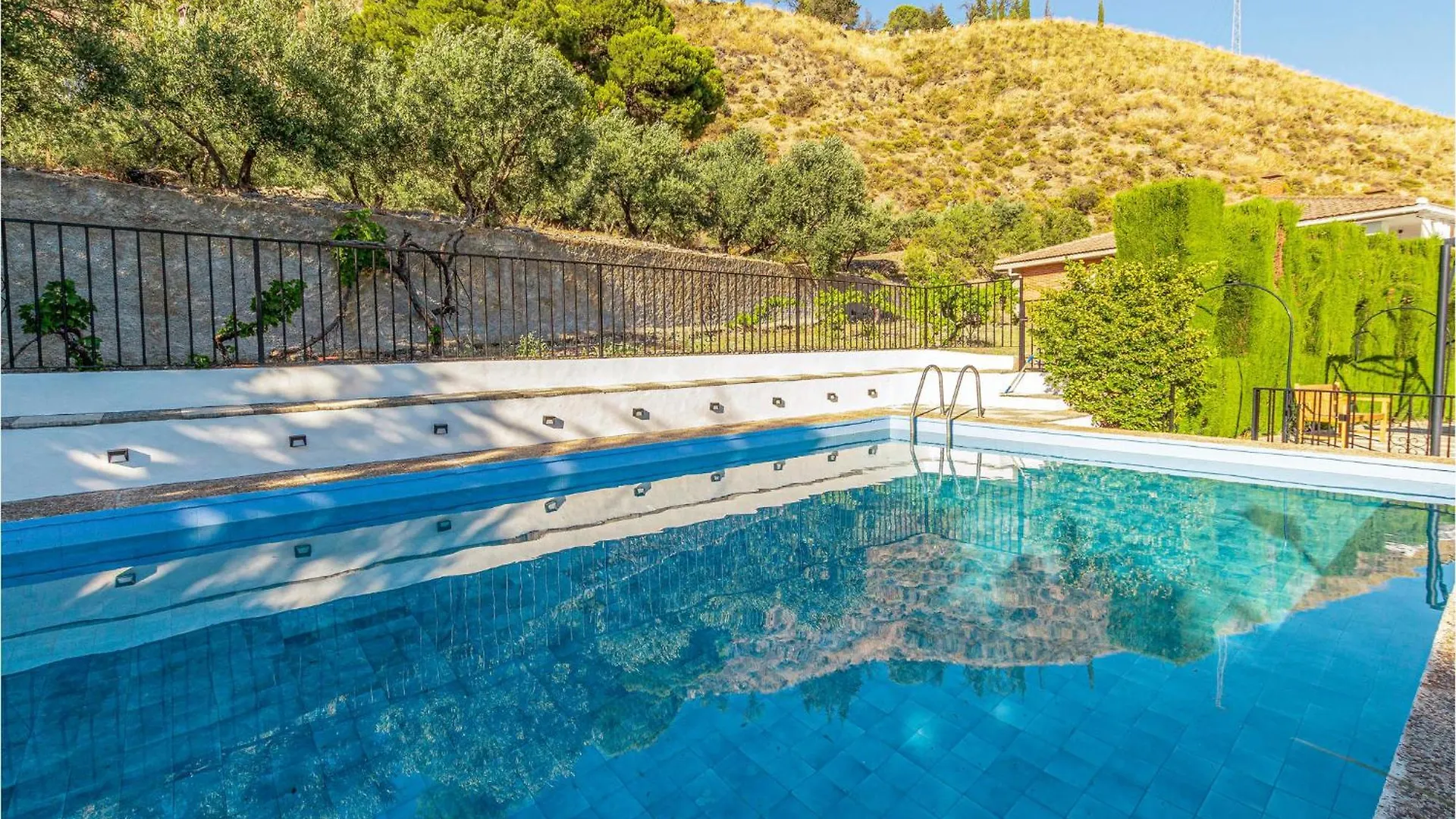 Gorgeous Home In Nigueelas With Wifi