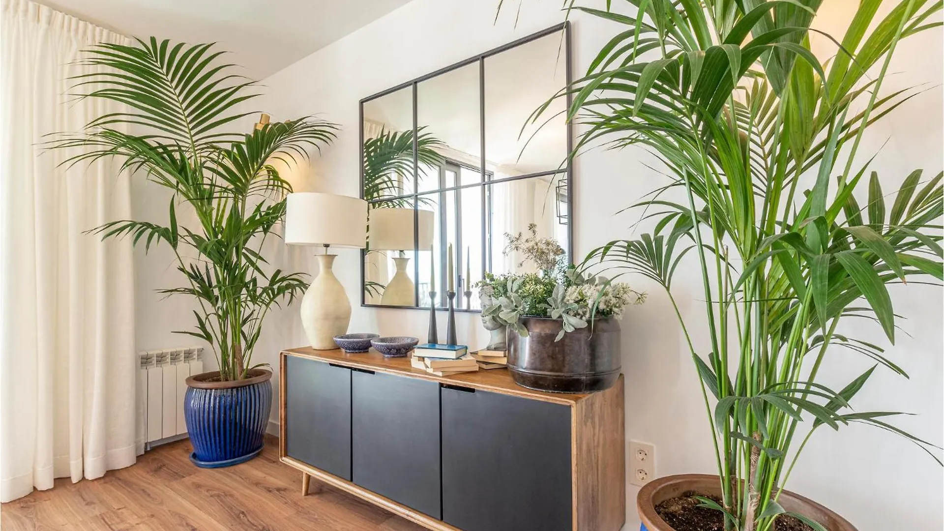 Gorgeous Home In Nigueelas With Wifi