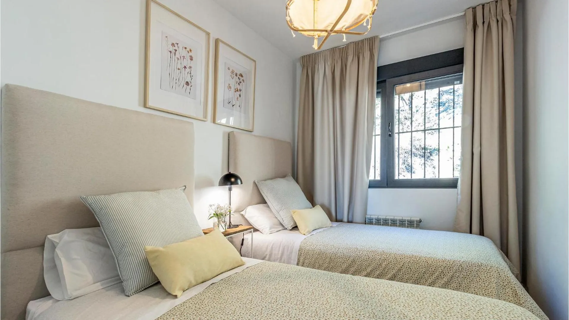 Gorgeous Home In Nigueelas With Wifi